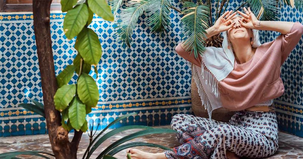 Can unmarried couples share a hotel room in Morocco?